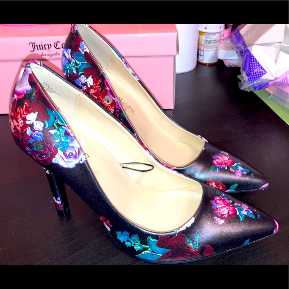 Guess brand new pumps